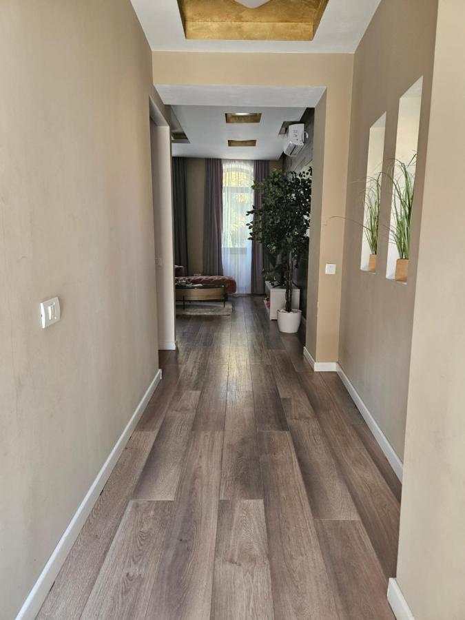 Laci Lak Premium Apartment Oradea Exterior photo